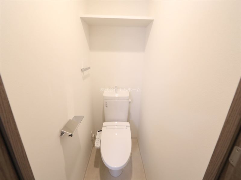 トイレ　温水洗浄便座付トイレ