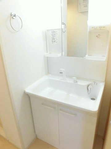 洗面設備　使いやすい洗面所です