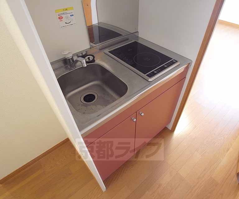 キッチン　きれいなＩＨコンロです