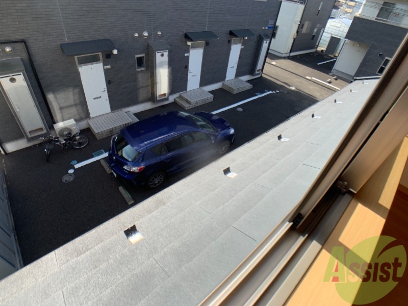 バルコニー　窓から撮影しました。イメージが伝わりますでしょうか。