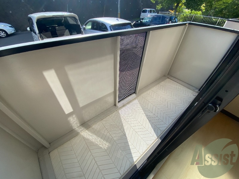 バルコニー　バルコニーは洗濯物を干すスペースが確保されていました。