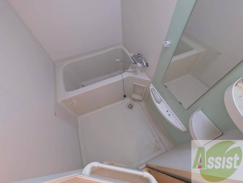 バス・シャワールーム　お風呂になります。一日の疲れを癒してくださいね。