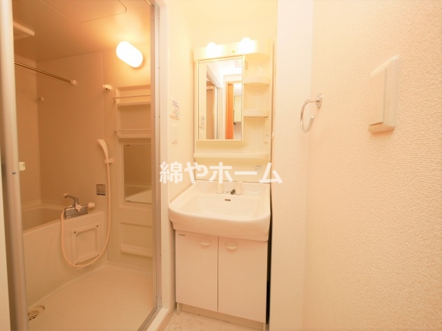 洗面設備　コンパクトで使いやすい洗面所