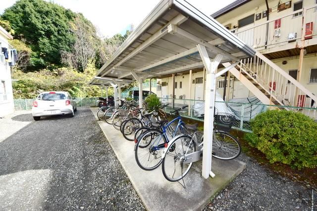 駐車場　★屋根つきの駐輪場です★