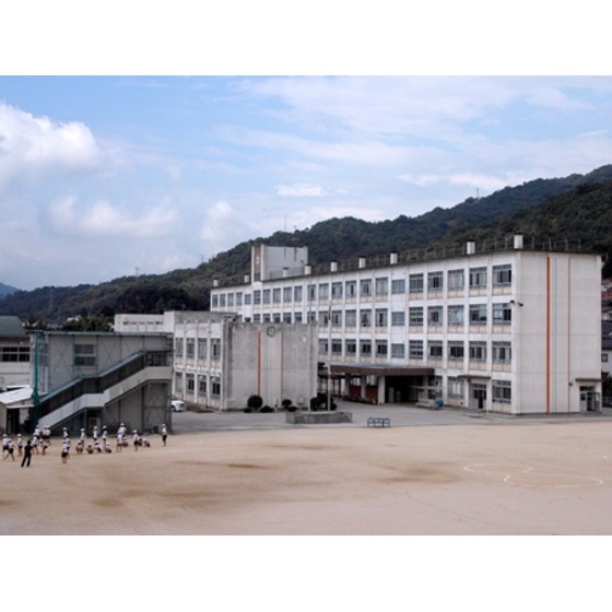 小学校　広島市立梅林小学校（小学校）まで1156m