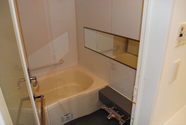 バス・シャワールーム　別部屋写真参照