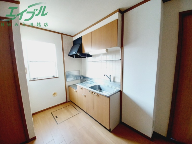 キッチン　反転タイプ参考写真