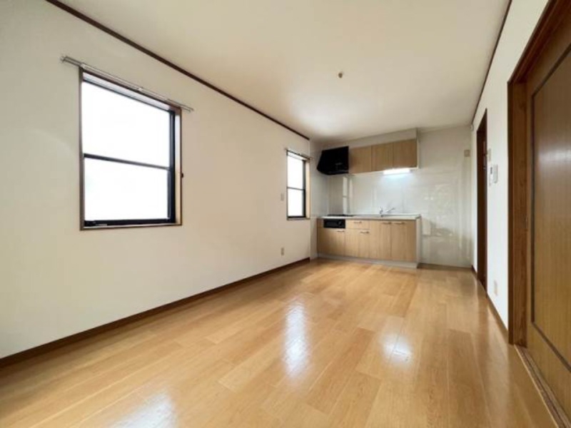 居室・リビング　同建物別部屋