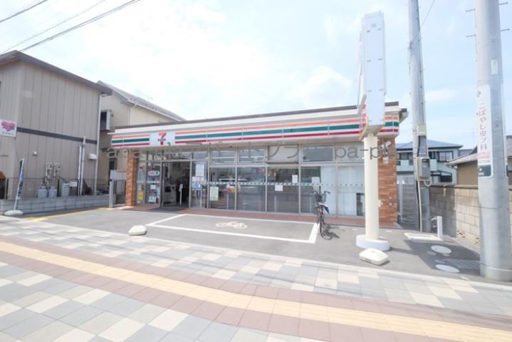 コンビニ　セブンイレブン新河岸駅東口店（コンビニ）まで656m