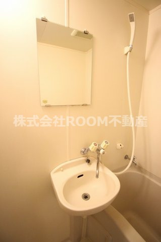 洗面設備　独立洗面台で身支度をすべて済ませてしまいましょう