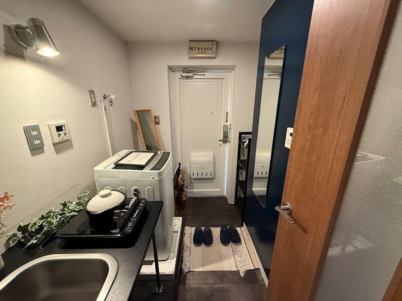 玄関　同建物別号室の室内写真です。(206号室)