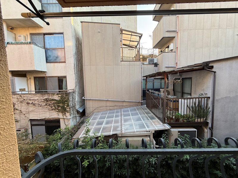 バルコニー　同建物別号室の室内写真です。(206号室)