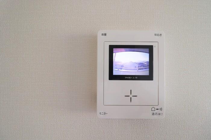 セキュリティ　モニター付きインターホン