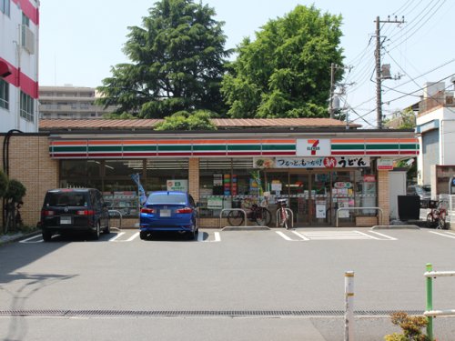コンビニ　セブンイレブン 板橋前野町3丁目店（コンビニ）まで391m
