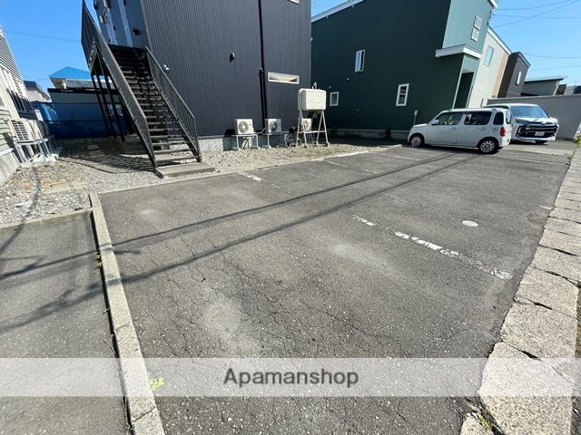 駐車場　エントランス
