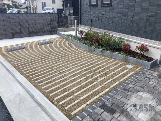 駐車場　敷地内駐車場