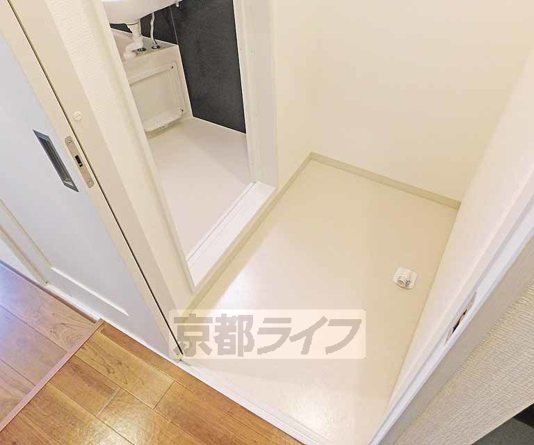 洗面設備　脱衣スペースもあります。