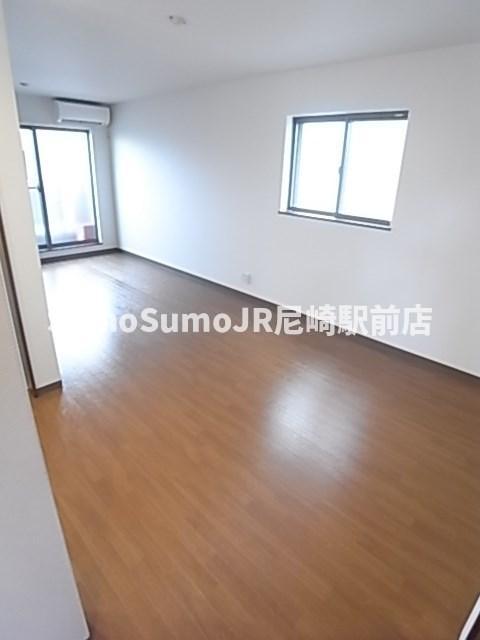 居室・リビング　ゆったり過ごせる居間です