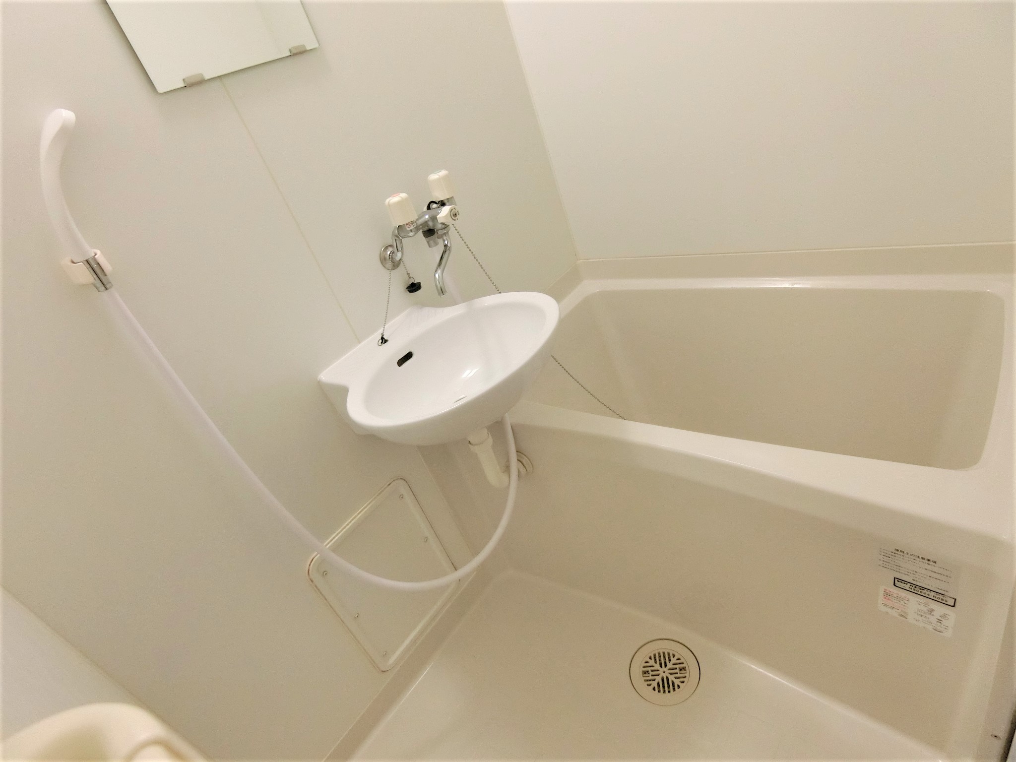 バス・シャワールーム　浴室乾燥機を完備です☆