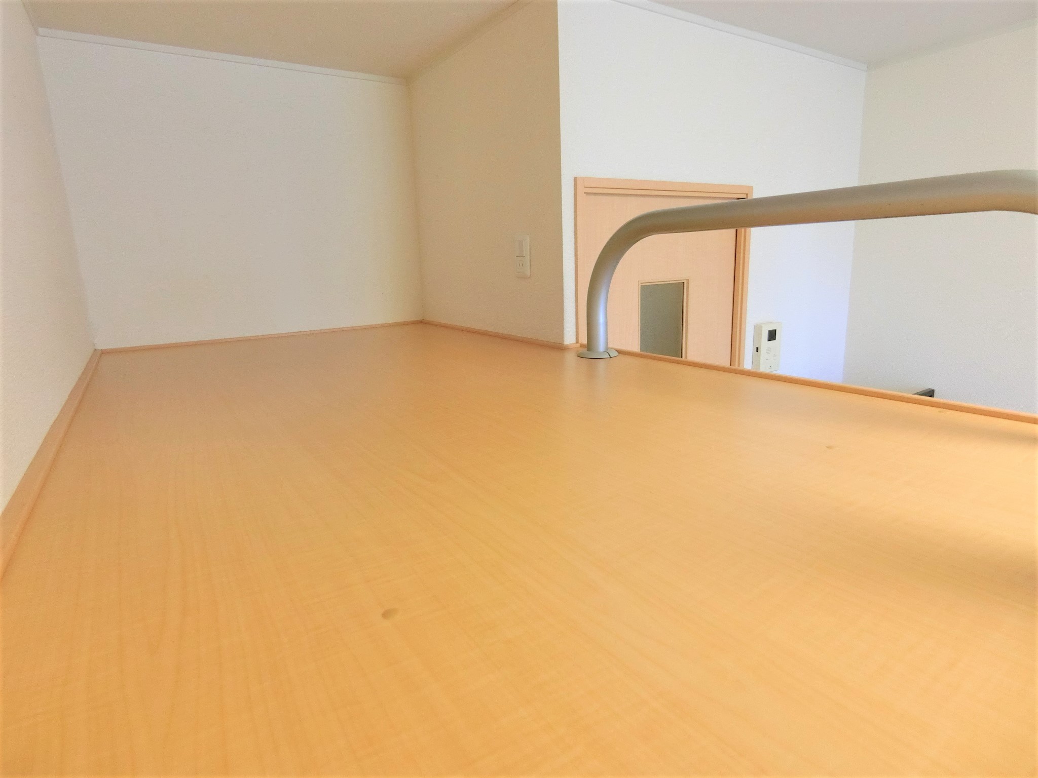 その他部屋・スペース　ウォークインクローゼットの上部にベッドスペースを完備です☆