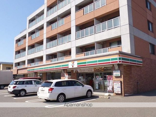 コンビニ　セブンイレブン新潟小新４丁目店（コンビニ）まで337m
