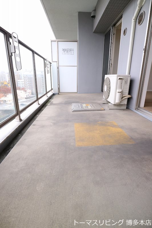 バルコニー　※別号室の参考写真になります。