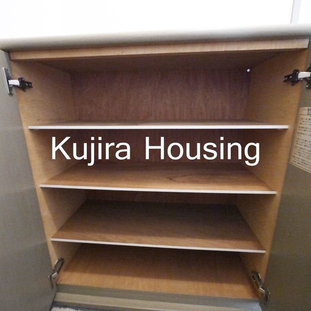 玄関　★下駄箱完備の玄関★