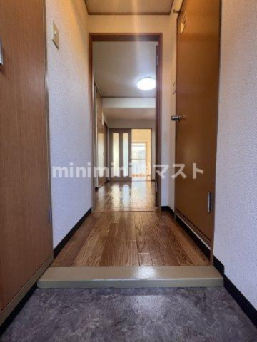 玄関　他号室参考写真です
