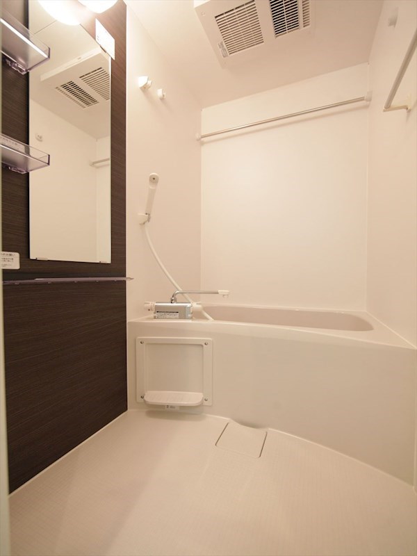 バス・シャワールーム　バスルーム　浴室暖房乾燥機付き