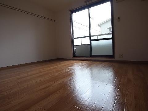 居室・リビング　室内