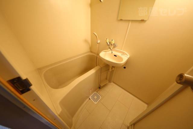 バス・シャワールーム　４０５号室