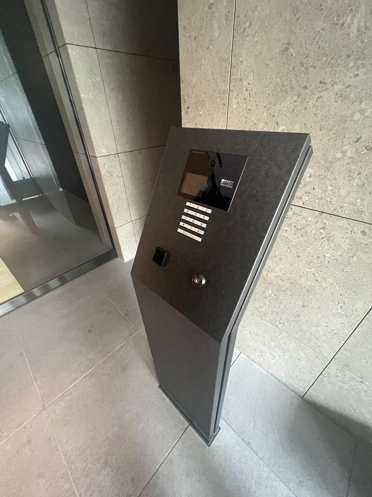 エントランス　オートロック