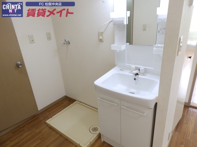 洗面設備　別部屋同型タイプ