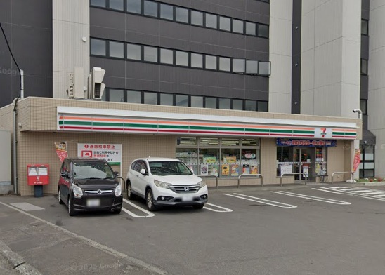 コンビニ　セブンイレブン札幌福住1条店（コンビニ）まで29m