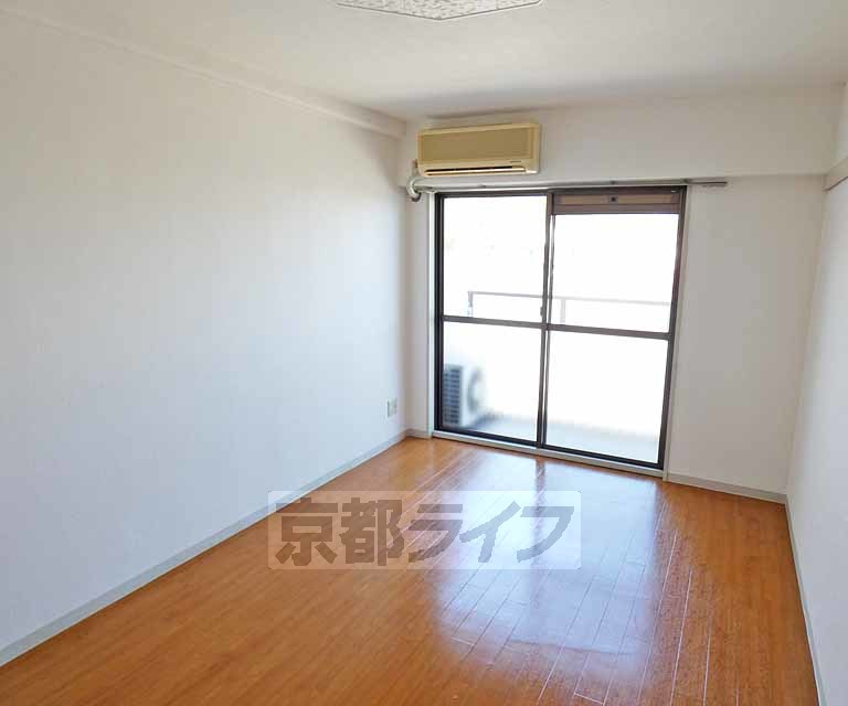 居室・リビング　広々としたお部屋です！