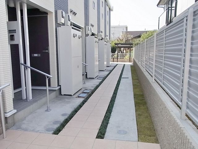 エントランス　★玄関側の外観★