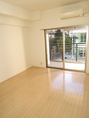 居室・リビング　同物件参考他部屋です。