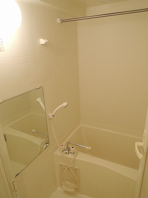 バス・シャワールーム　同物件参考他部屋です。