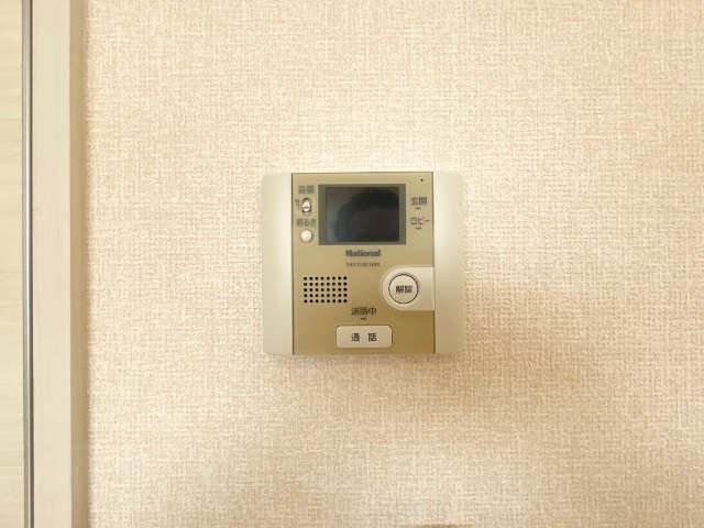 セキュリティ　※室内写真は反転タイプ別室サンプル写真。