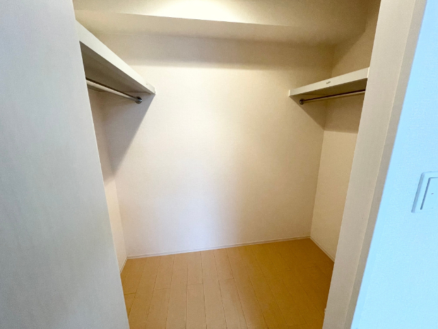 収納　※室内写真は反転タイプ別室サンプル写真。