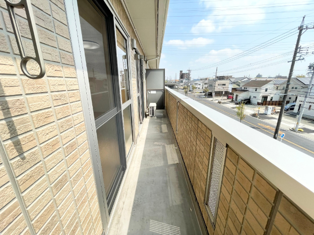 バルコニー　※室内写真は反転タイプ別室サンプル写真。