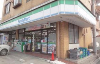 コンビニ　ファミリーマート 太田窪二丁目店（コンビニ）まで458m