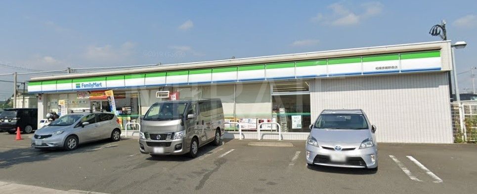 コンビニ　ファミリーマート相模原鵜野森店（コンビニ）まで360m