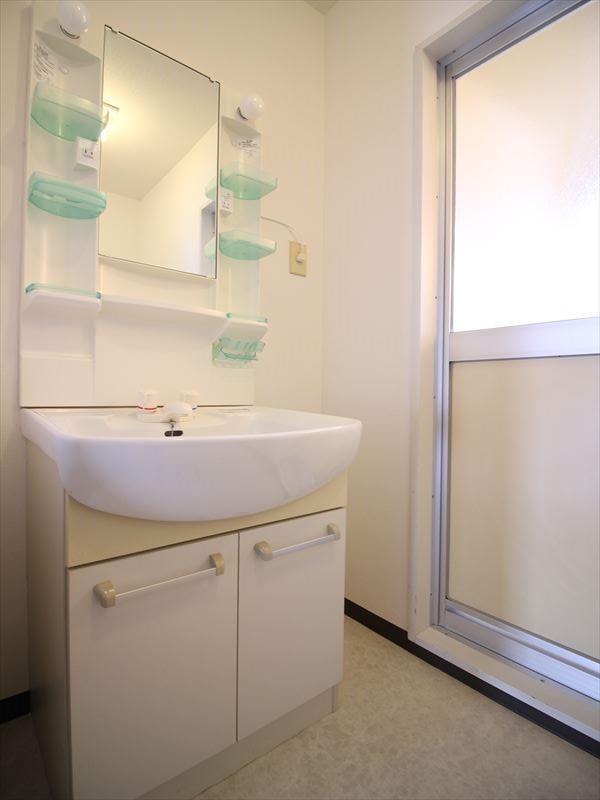 洗面設備　独立洗面台あります！