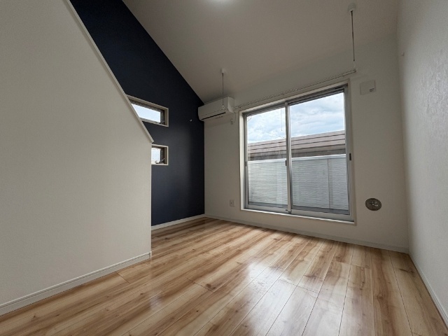 居室・リビング　リフォーム中または居住