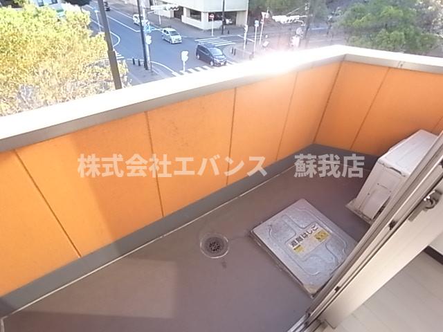 バルコニー　外からの目が気にならないバルコニーで洗濯物が干せます