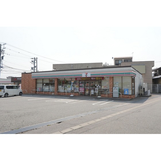 コンビニ　セブンイレブン富山下冨居店（コンビニ）まで543m