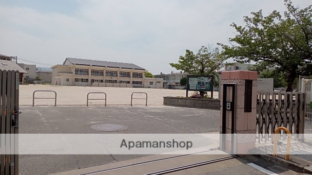 小学校　春日市立小学校春日北小学校（小学校）まで210m