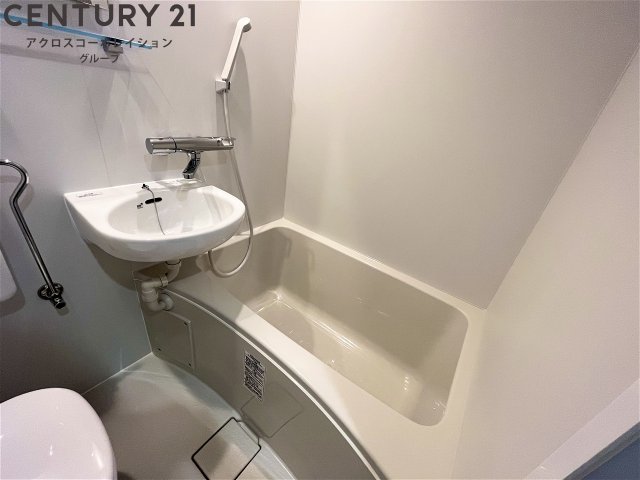 バス・シャワールーム　シンプルなユニットバスです