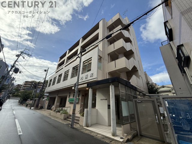 建物外観　オートロック・敷地内駐輪場完備